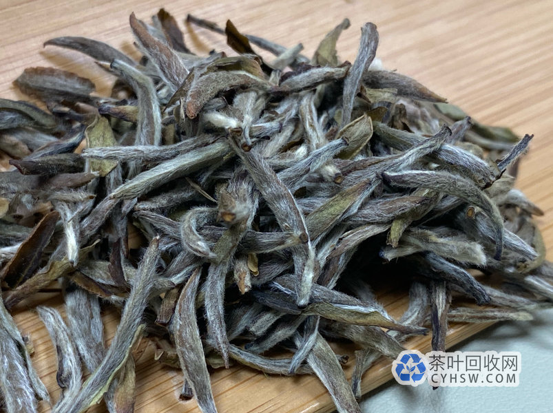 白茶收藏避坑指南：银针和寿眉到底怎么选？