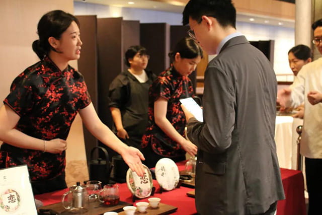大益茶回收全攻略：从藏茶到变现，手把手教你盘活手中老茶