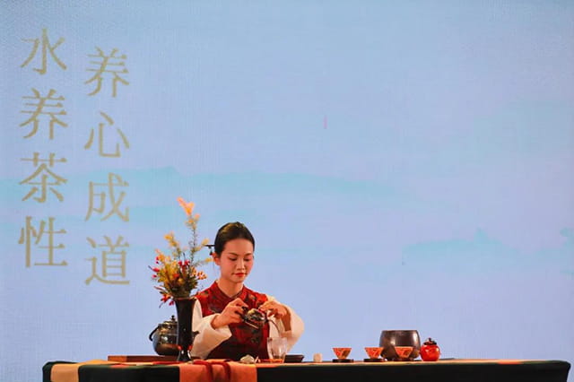 大益中期茶回收热潮：藏茶变现的黄金门道与避坑指南