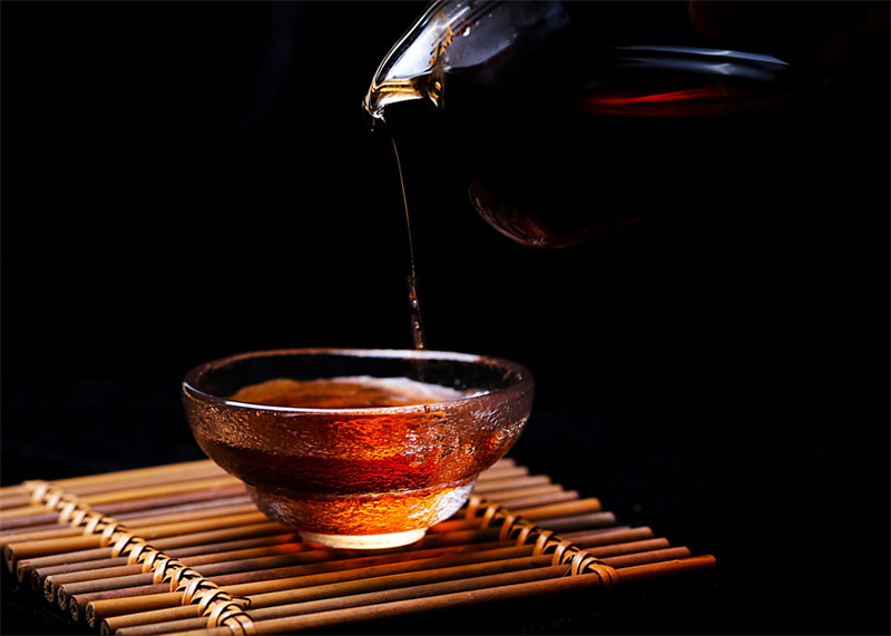 普洱茶回收中的 “干仓” 与 “湿仓”：对价格影响有多大？如何区分？